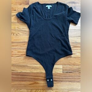 Free assembly body suit